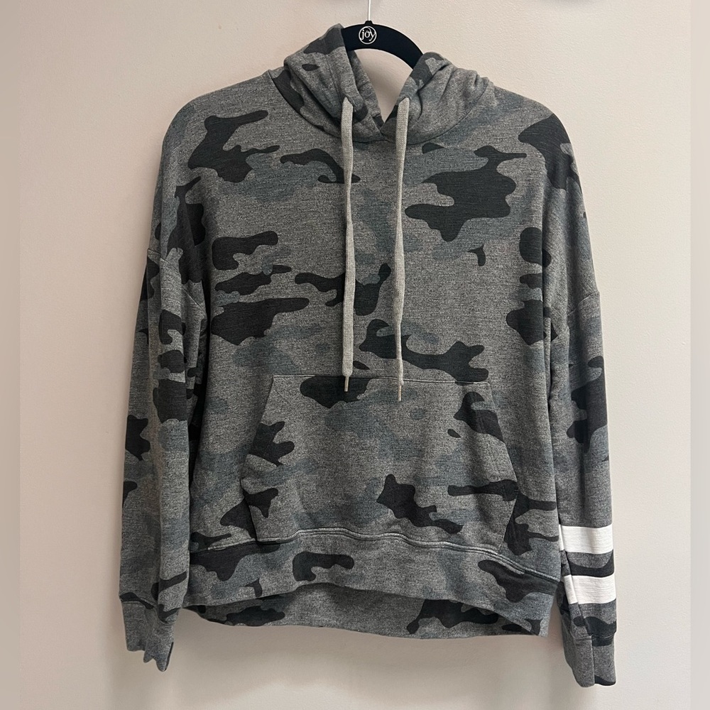 SUNDRY Women’s Grey and Black Camouflage Hooded Sweatshirt - Size Large - Picture 9 of 9
